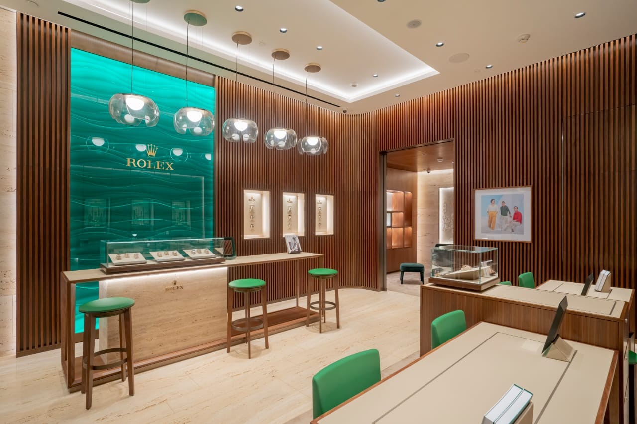 Retail & Entertainment